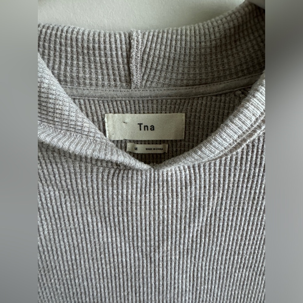 ARITZIA TNA Nevado Waffle Hooded Thermal Sweater, Ashen Grey, Medium - Picture 3 of 7